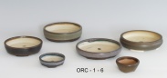 Muster verschiedener Formen von Rundschalen, von Hand auf einem Tpferdrehtisch gefertigt (Mae auf Kundenwunsch)